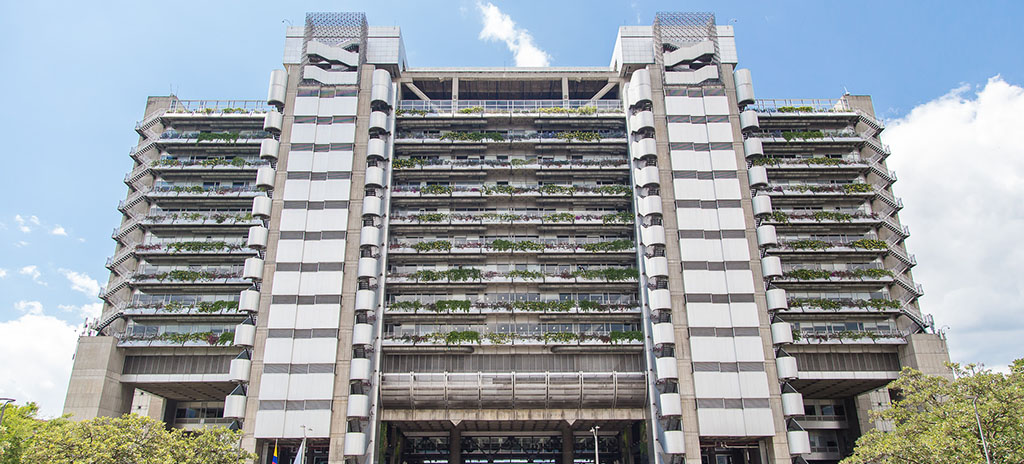 Edificio Inteligente Medellin. Foto: Sebastian Sanint www.ssanint.com